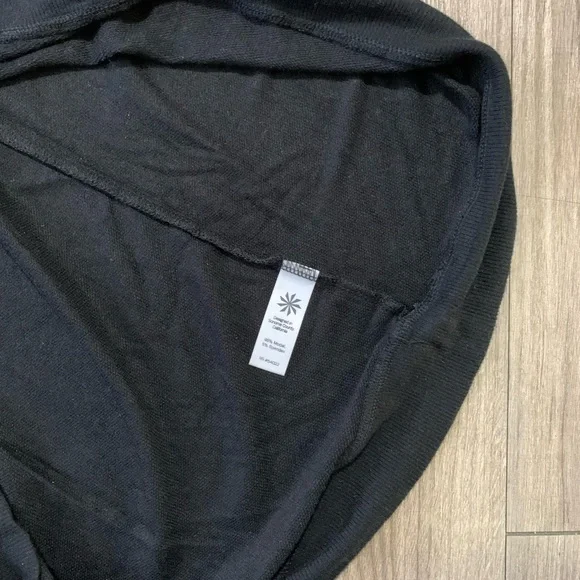 Athleta Long Sleeve Shirt w/ Criss-Cross Back Detail, Black, XL - Picture 3 of 5